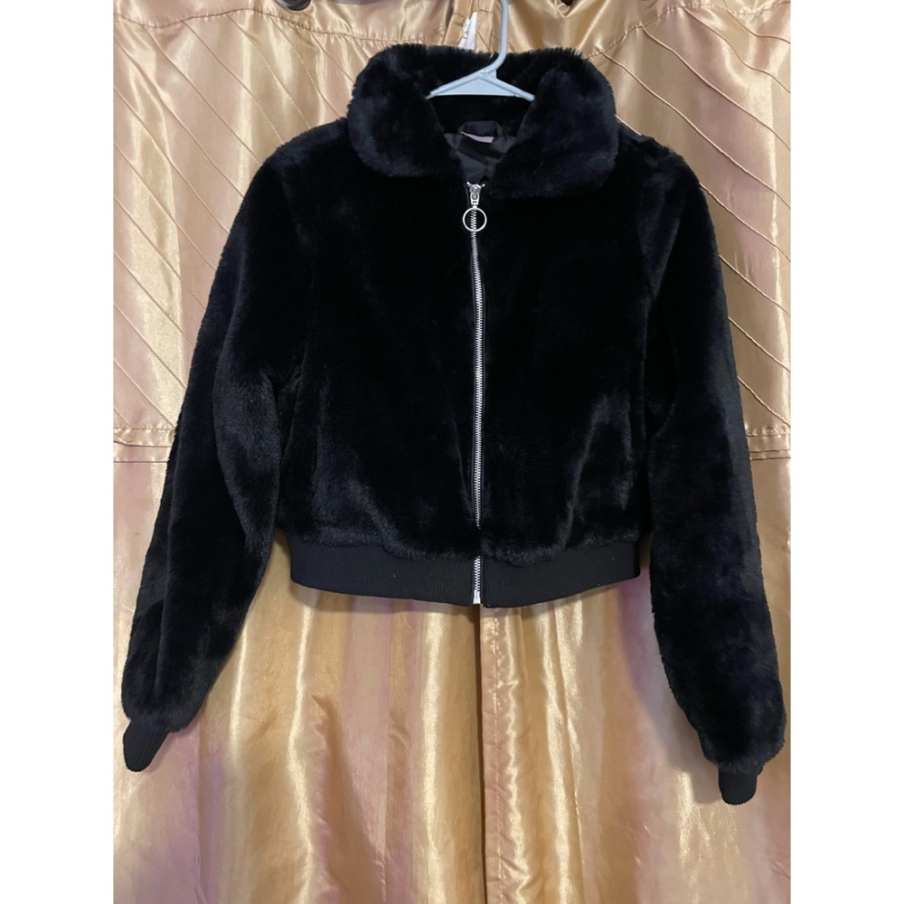 Black faux fur zipper jacket